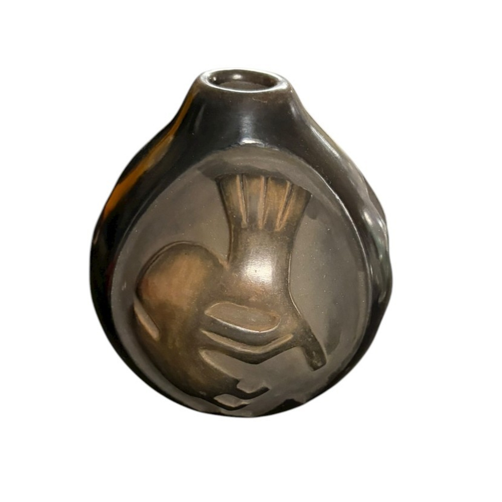 Santa Clara Pueblo Two Tone Carved Pot by Anita Suazo Vase Pot Kokopelli